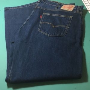 Levi’s 559 Size 44 x 32 Dark Blue. Like new